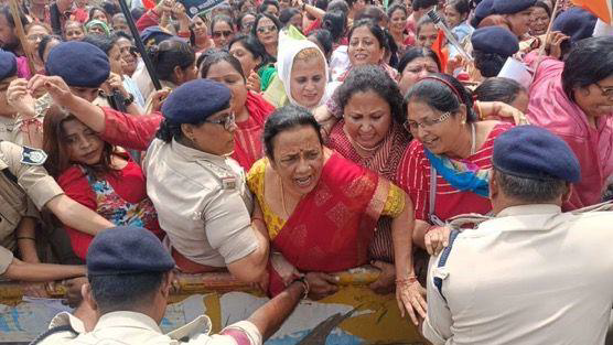 Madhya Pradesh, Mahila Congress colleagues organized a powerful “Nari Nyay Andolan” under the leadership of State President Smt. Vibha Patel.