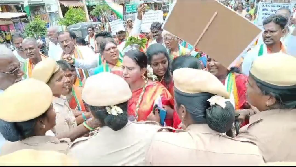 Tamil Nadu, Mahila Congress workers organized a powerful “Nari Nyay Andolan” under the leadership of State President Smt. Hazeena Syed.